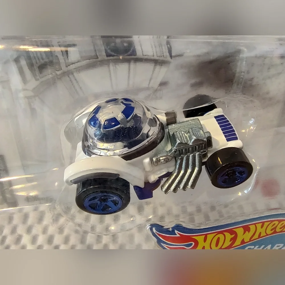 Hot Wheels Character Cars R2-D2 NWT Empire Strikes Back Star Wars Die-Cast 2019